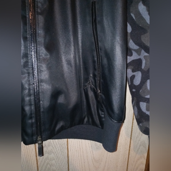 Nike Air Jordan "Career High" Bomber Jacket - Picture 3 of 7